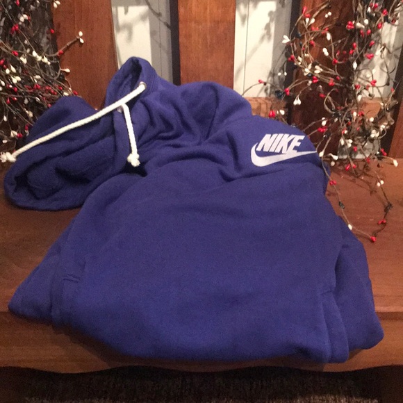 Nike Other - NWOT bluish purple Nike pull up hoodie w pockets